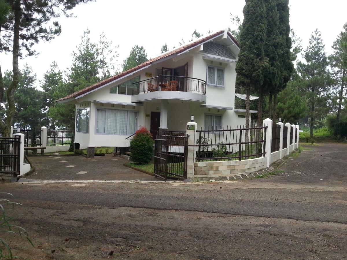 Villa 5Cemara Lembang Esterno foto