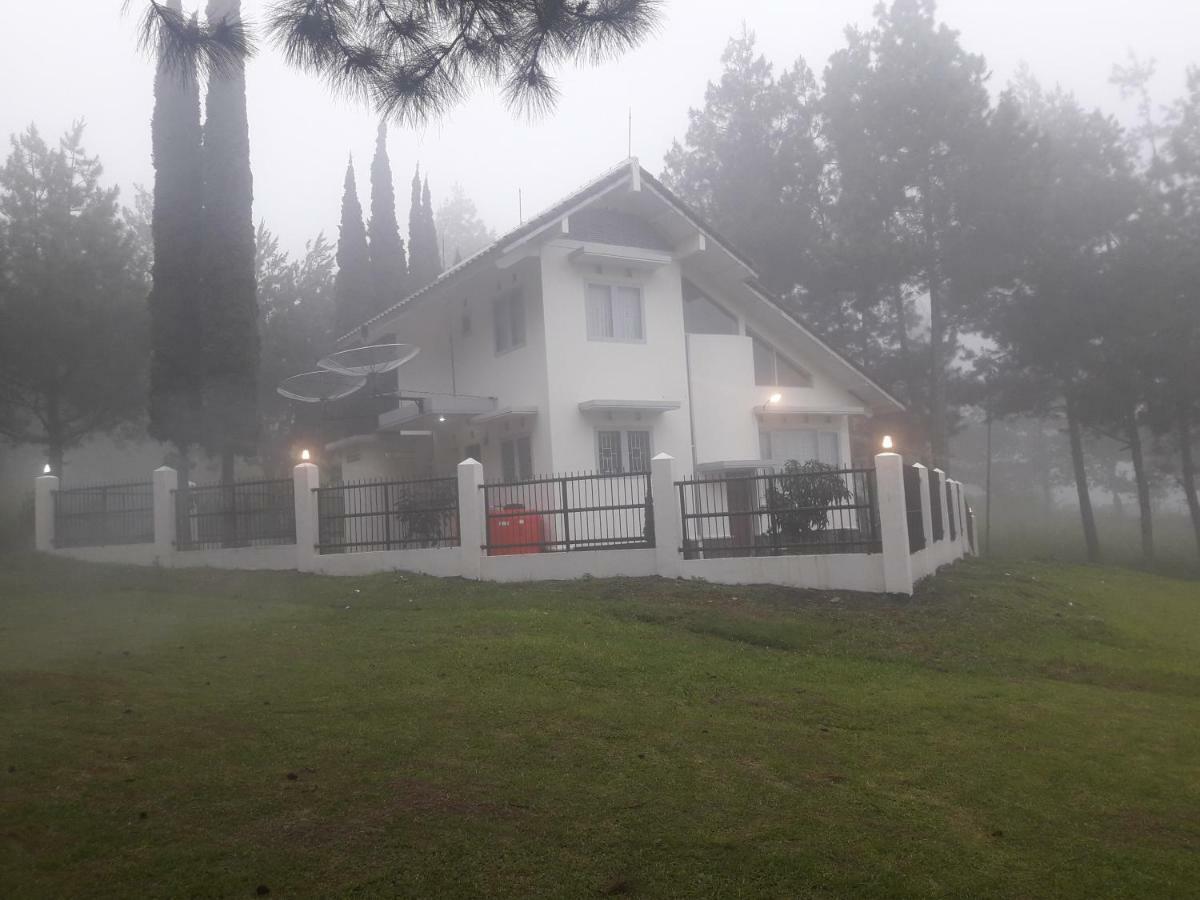 Villa 5Cemara Lembang Esterno foto